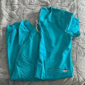 EUC Figs Scrubs Set
